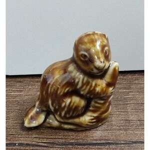 Vintage Red Rose Tea WADE Beaver Porcelain Miniature Figurine Brown Glaze  A15
